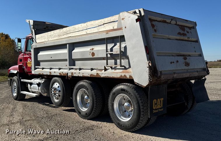 image for item ED1554 1999 Mack CH613 dump truck