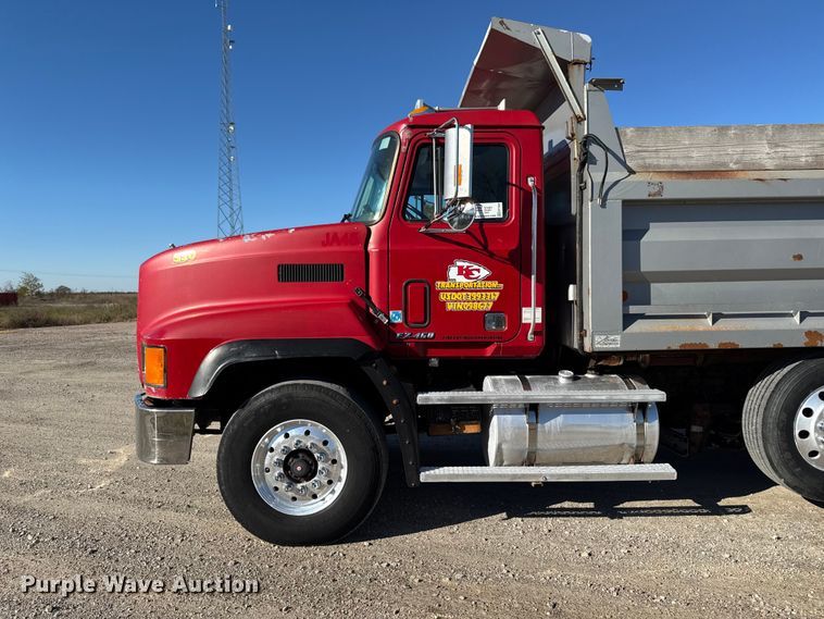 image for item ED1554 1999 Mack CH613 dump truck