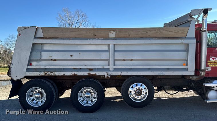 image for item ED1554 1999 Mack CH613 dump truck