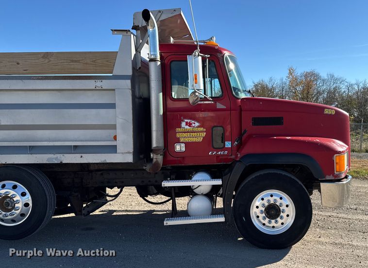 image for item ED1554 1999 Mack CH613 dump truck