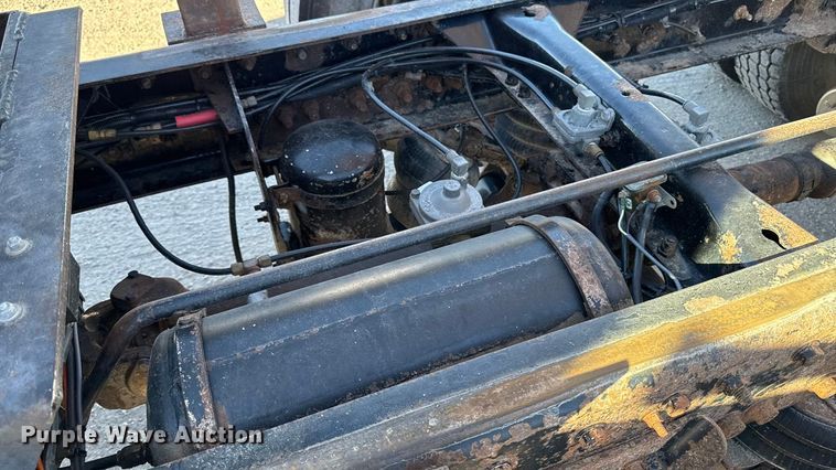 image for item ED1554 1999 Mack CH613 dump truck