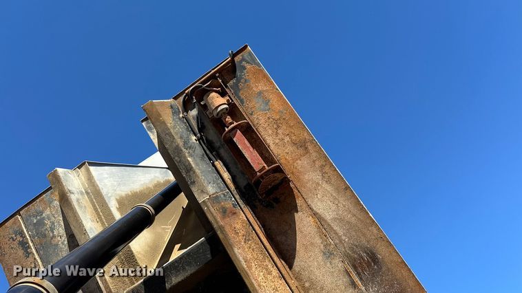 image for item ED1554 1999 Mack CH613 dump truck