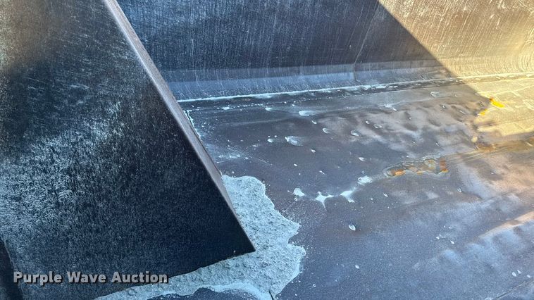 image for item ED1554 1999 Mack CH613 dump truck