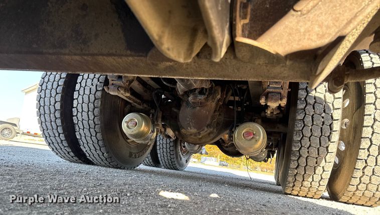 image for item ED1554 1999 Mack CH613 dump truck