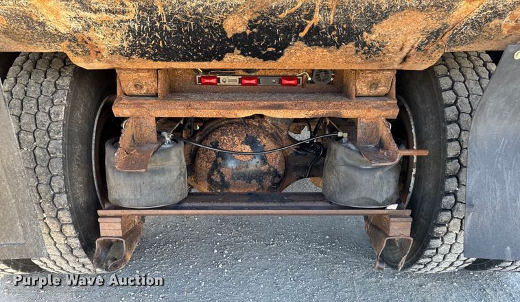 image for item ED1554 1999 Mack CH613 dump truck