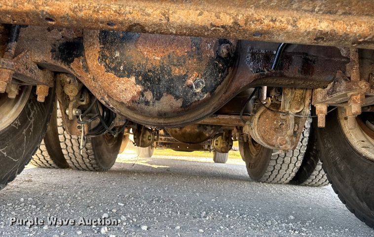 image for item ED1554 1999 Mack CH613 dump truck