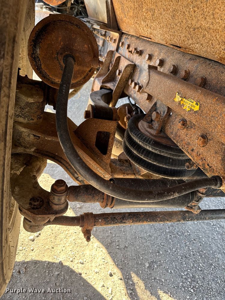 image for item ED1554 1999 Mack CH613 dump truck