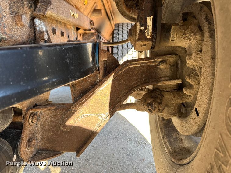 image for item ED1554 1999 Mack CH613 dump truck