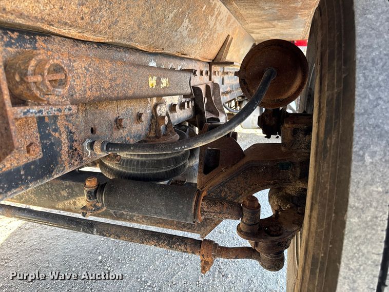 image for item ED1554 1999 Mack CH613 dump truck