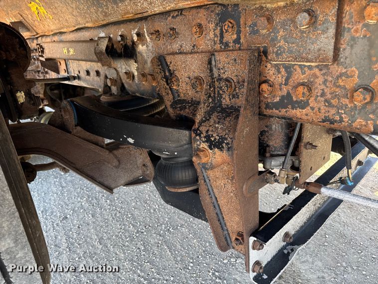 image for item ED1554 1999 Mack CH613 dump truck