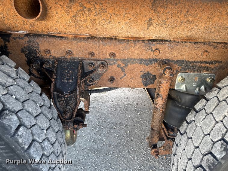 image for item ED1554 1999 Mack CH613 dump truck