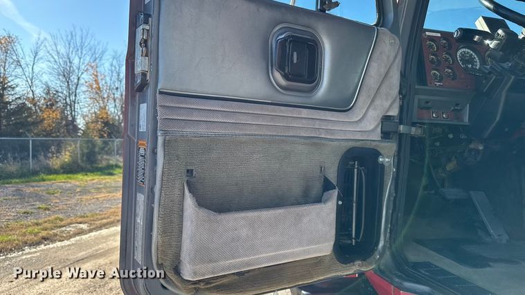 image for item ED1554 1999 Mack CH613 dump truck