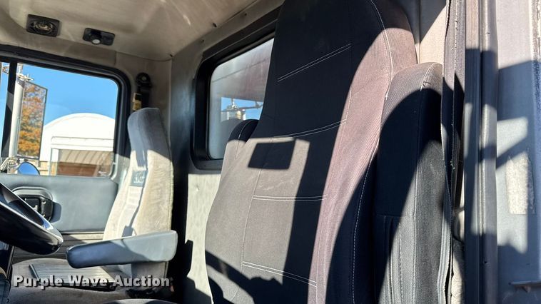 image for item ED1554 1999 Mack CH613 dump truck