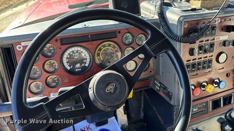 image for item ED1554 1999 Mack CH613 dump truck