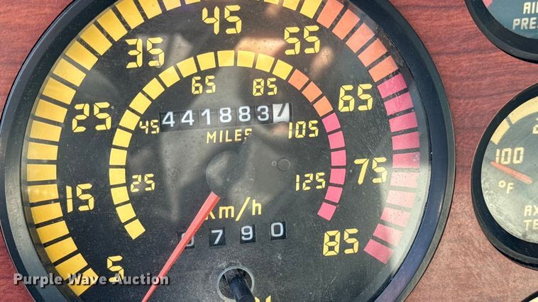 image for item ED1554 1999 Mack CH613 dump truck