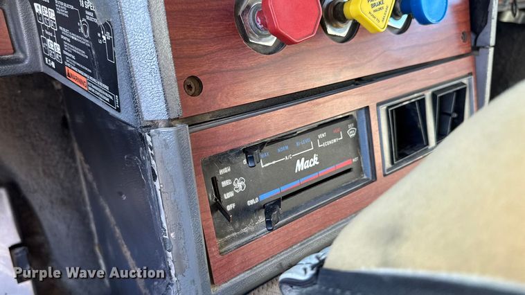 image for item ED1554 1999 Mack CH613 dump truck