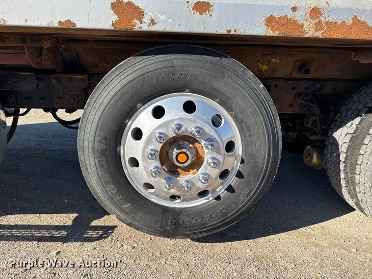 image for item ED1554 1999 Mack CH613 dump truck