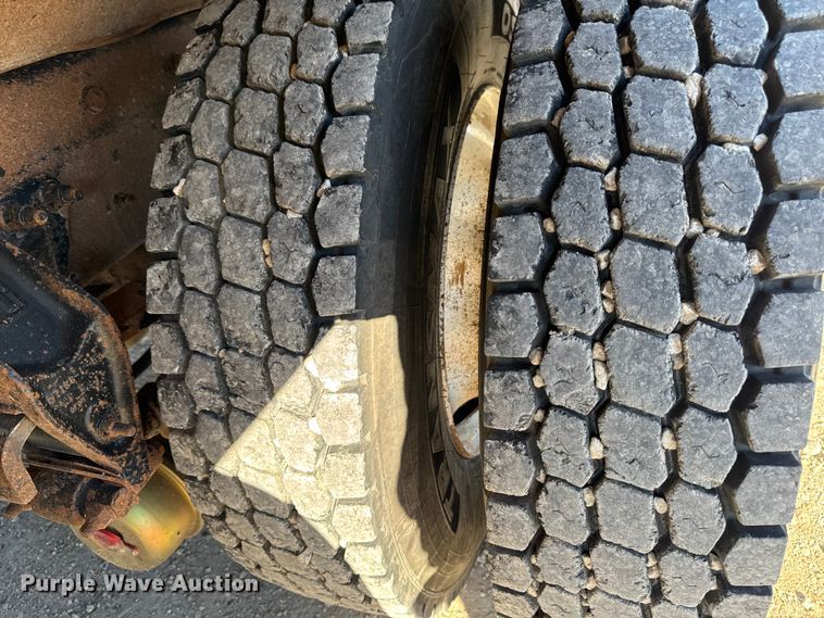 image for item ED1554 1999 Mack CH613 dump truck