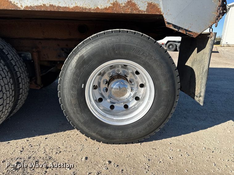 image for item ED1554 1999 Mack CH613 dump truck