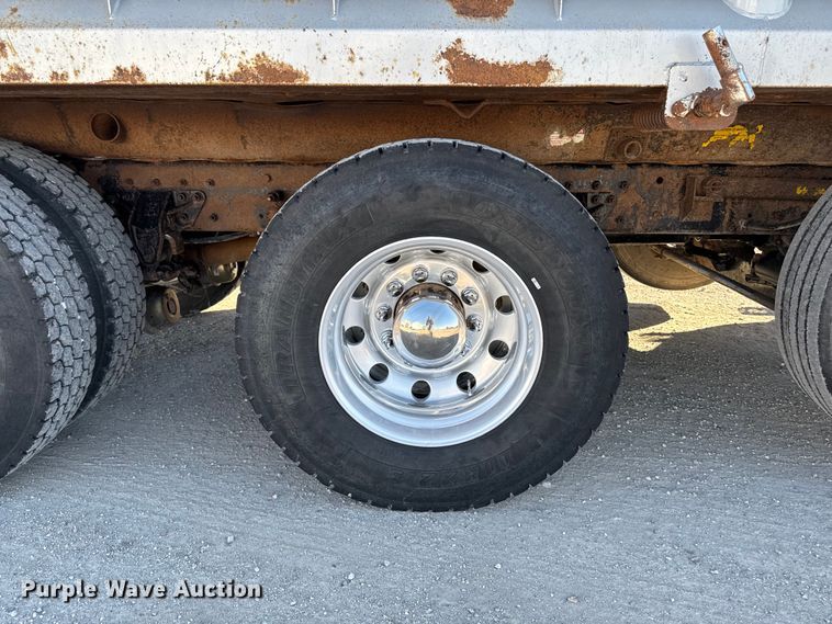 image for item ED1554 1999 Mack CH613 dump truck