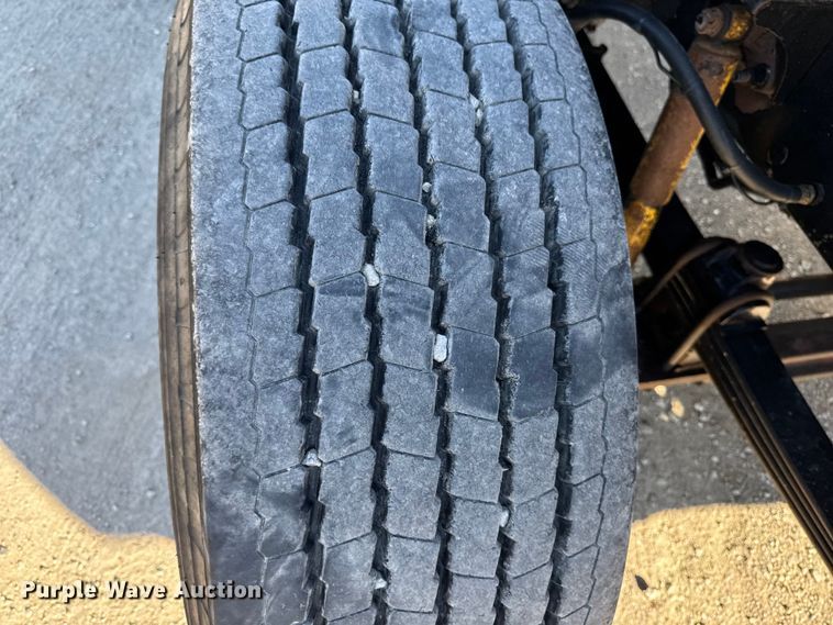 image for item ED1554 1999 Mack CH613 dump truck