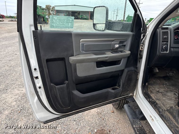 image for item ED2289 2018 RAM 5500HD utility / service truck