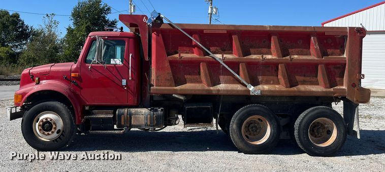 image for item ED2304 2000 International 4900 dump truck