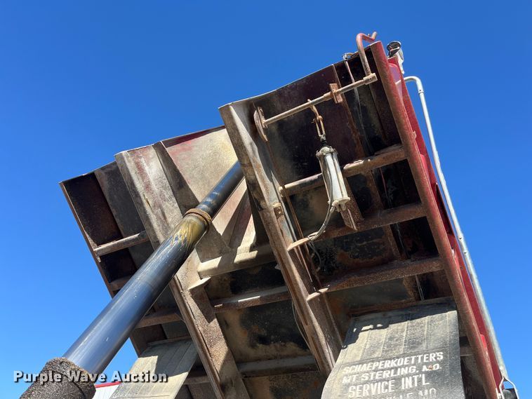 image for item ED2304 2000 International 4900 dump truck