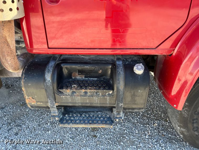 image for item ED2304 2000 International 4900 dump truck