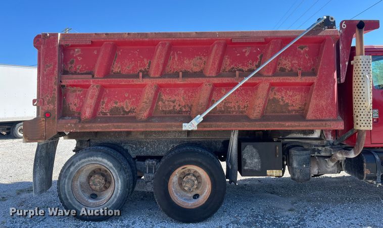 image for item ED2304 2000 International 4900 dump truck