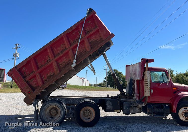 image for item ED2304 2000 International 4900 dump truck