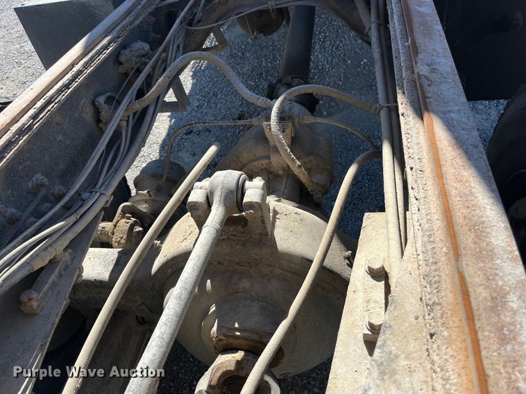 image for item ED2304 2000 International 4900 dump truck