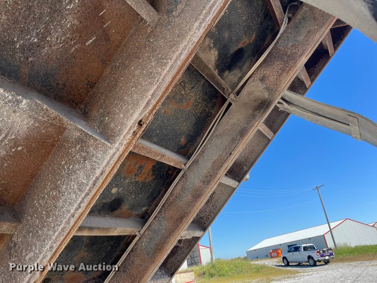 image for item ED2304 2000 International 4900 dump truck