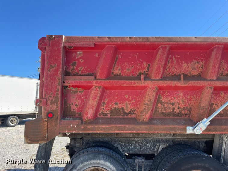 image for item ED2304 2000 International 4900 dump truck
