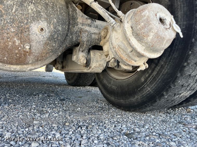 image for item ED2304 2000 International 4900 dump truck