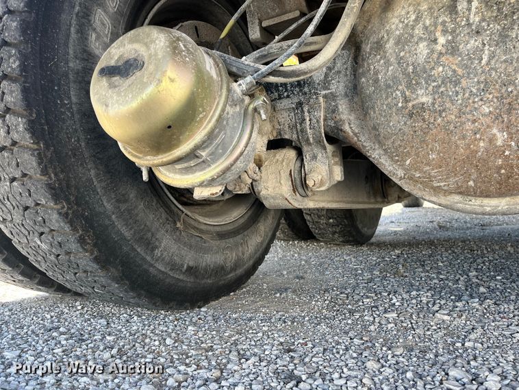 image for item ED2304 2000 International 4900 dump truck