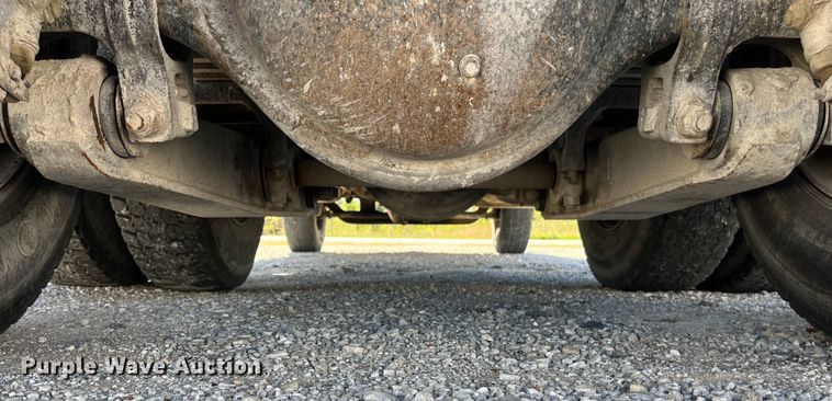 image for item ED2304 2000 International 4900 dump truck