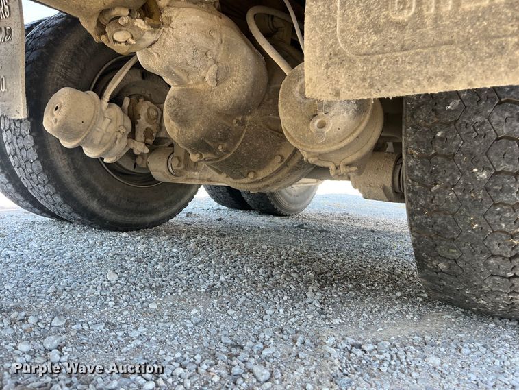 image for item ED2304 2000 International 4900 dump truck