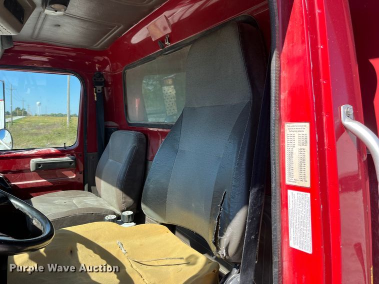 image for item ED2304 2000 International 4900 dump truck