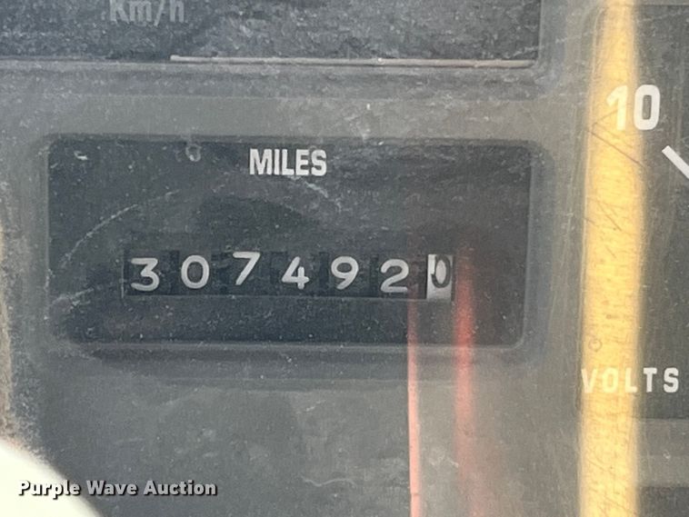 image for item ED2304 2000 International 4900 dump truck