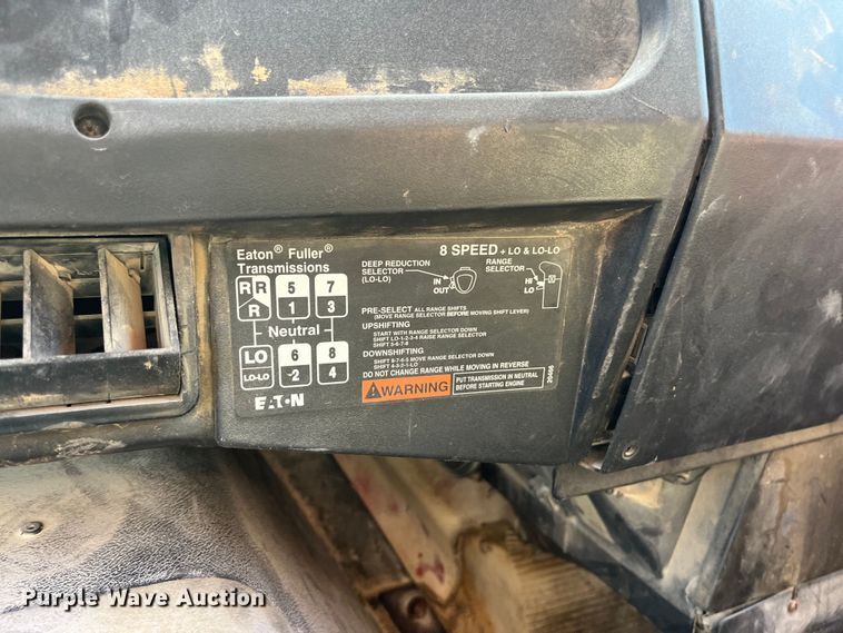 image for item ED2304 2000 International 4900 dump truck