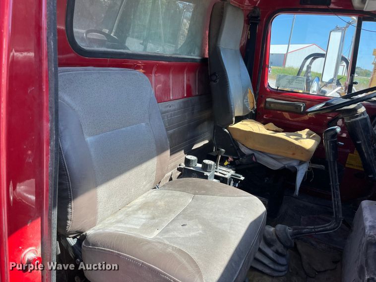 image for item ED2304 2000 International 4900 dump truck