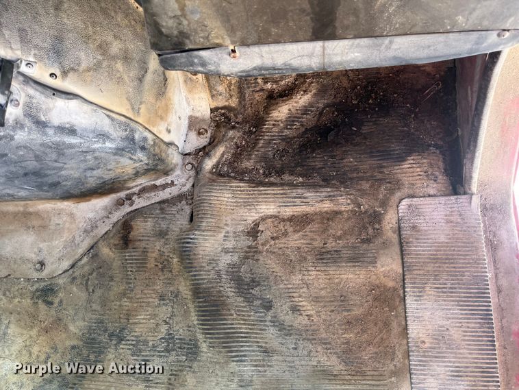 image for item ED2304 2000 International 4900 dump truck