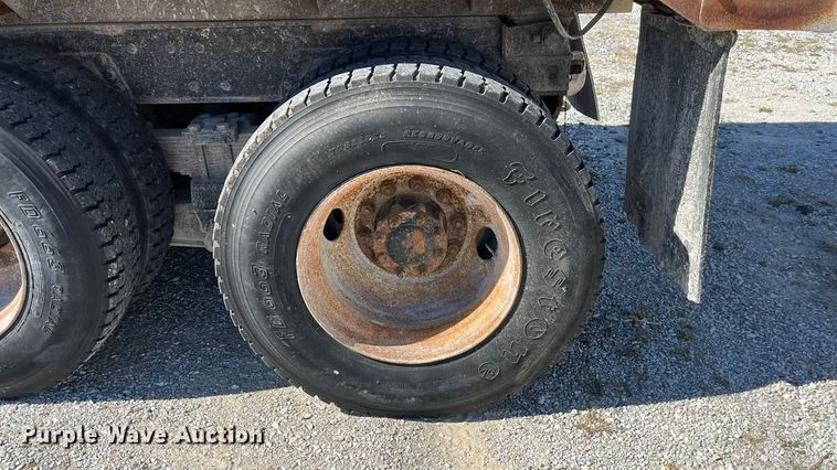 image for item ED2304 2000 International 4900 dump truck