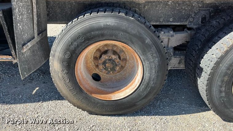 image for item ED2304 2000 International 4900 dump truck