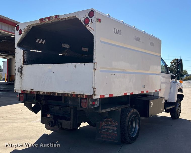 image for item ED2337 2008 GMC C5500 chipper truck