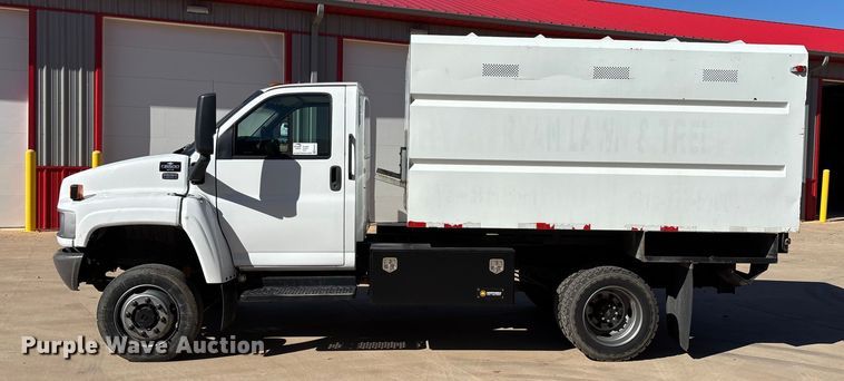 image for item ED2337 2008 GMC C5500 chipper truck