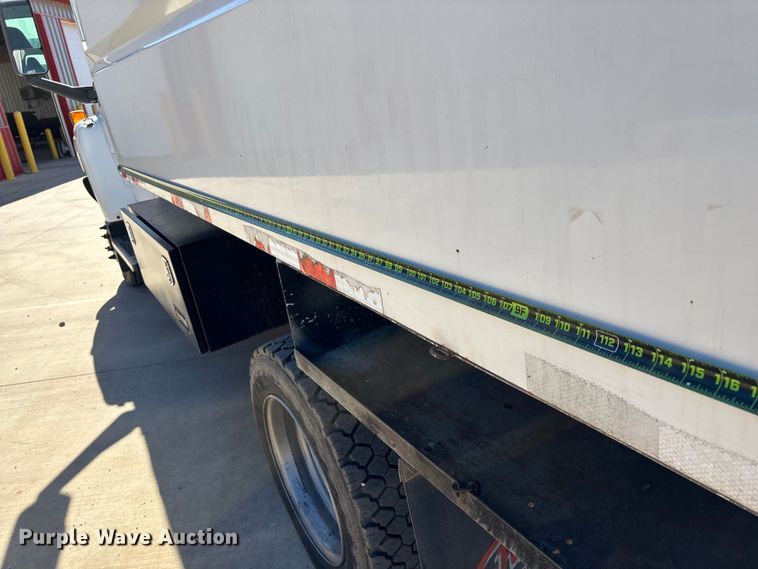 image for item ED2337 2008 GMC C5500 chipper truck