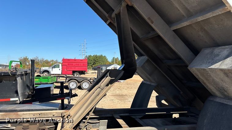 image for item ED2337 2008 GMC C5500 chipper truck