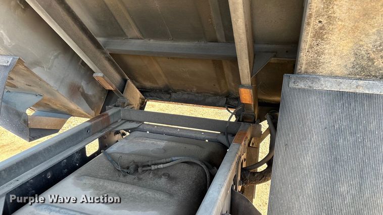 image for item ED2337 2008 GMC C5500 chipper truck